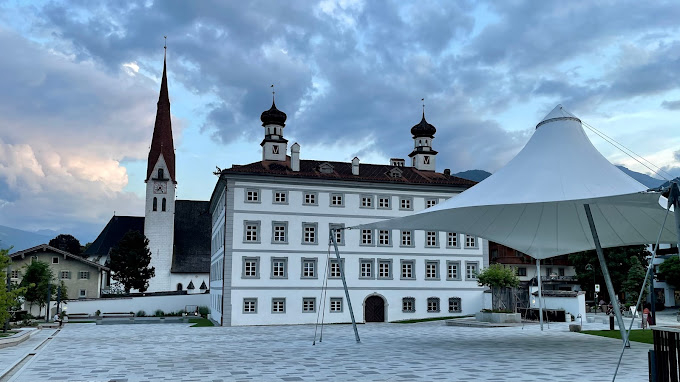 Karriere bei Schloss Fügen Betriebs GmbH Jobs bei Schloss Fügen Betriebs GmbH