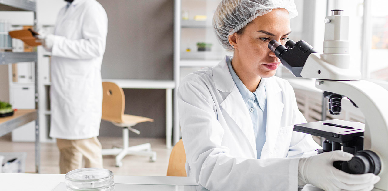 Was macht ein:e Labortechniker:in? Was macht ein:e Labortechniker:in?