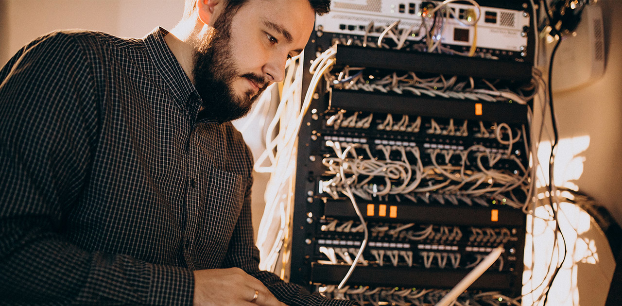Was macht ein:e System Administrator:in? Was macht ein:e System Administrator:in?