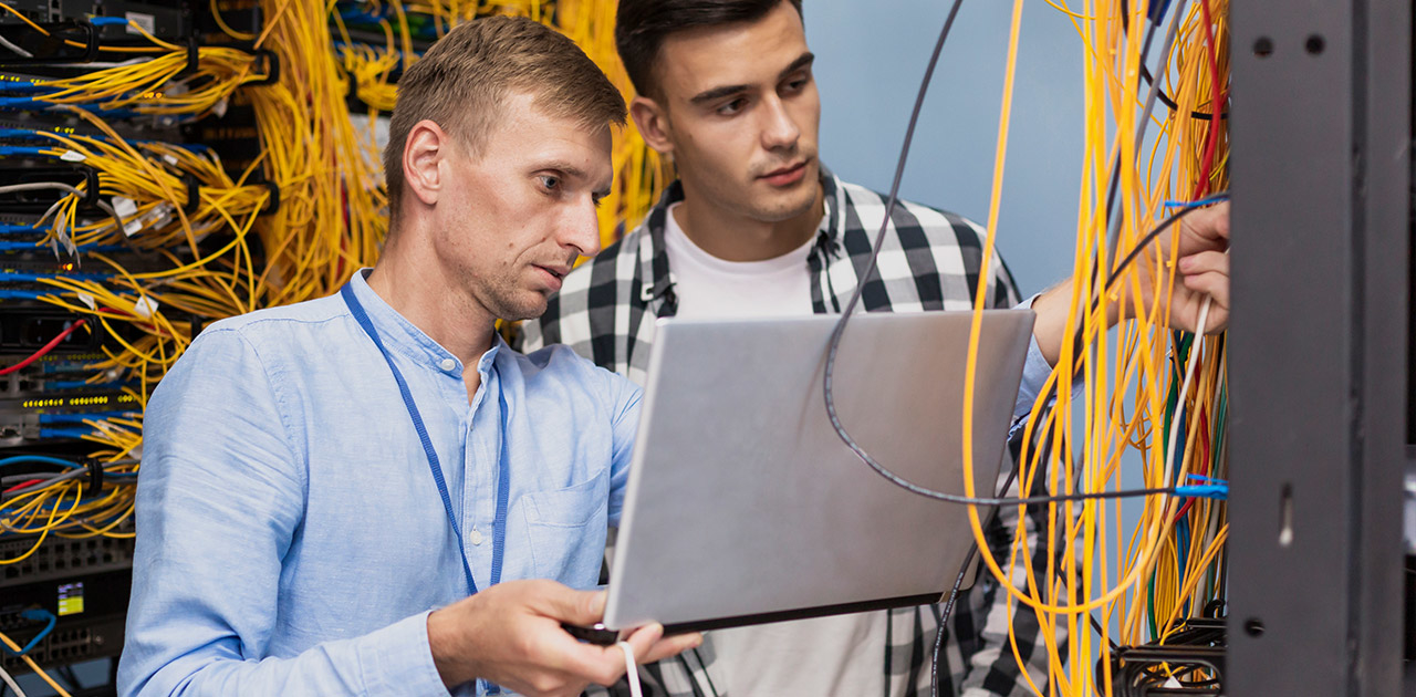 Was macht ein Elektrotechniker:in? Was macht ein Elektrotechniker:in?