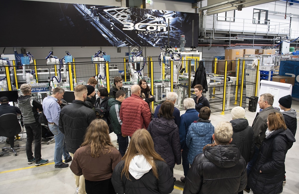 "Entdecke 3CON's Hightech-Welt für deine Karriere mit Lehre" "Entdecke 3CON's Hightech-Welt für deine Karriere mit Lehre"