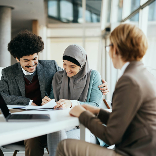 Einstiegsgehälter für Akademiker:innen: Wie viel verdiene ich?